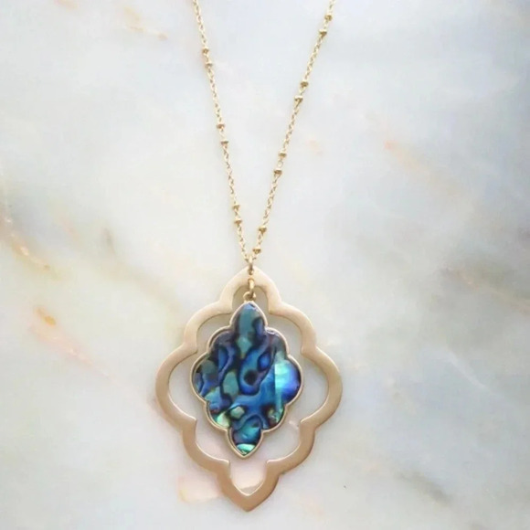 New Gold Abalone Shell Medallion Pendant Boho Necklace - Picture 2 of 3